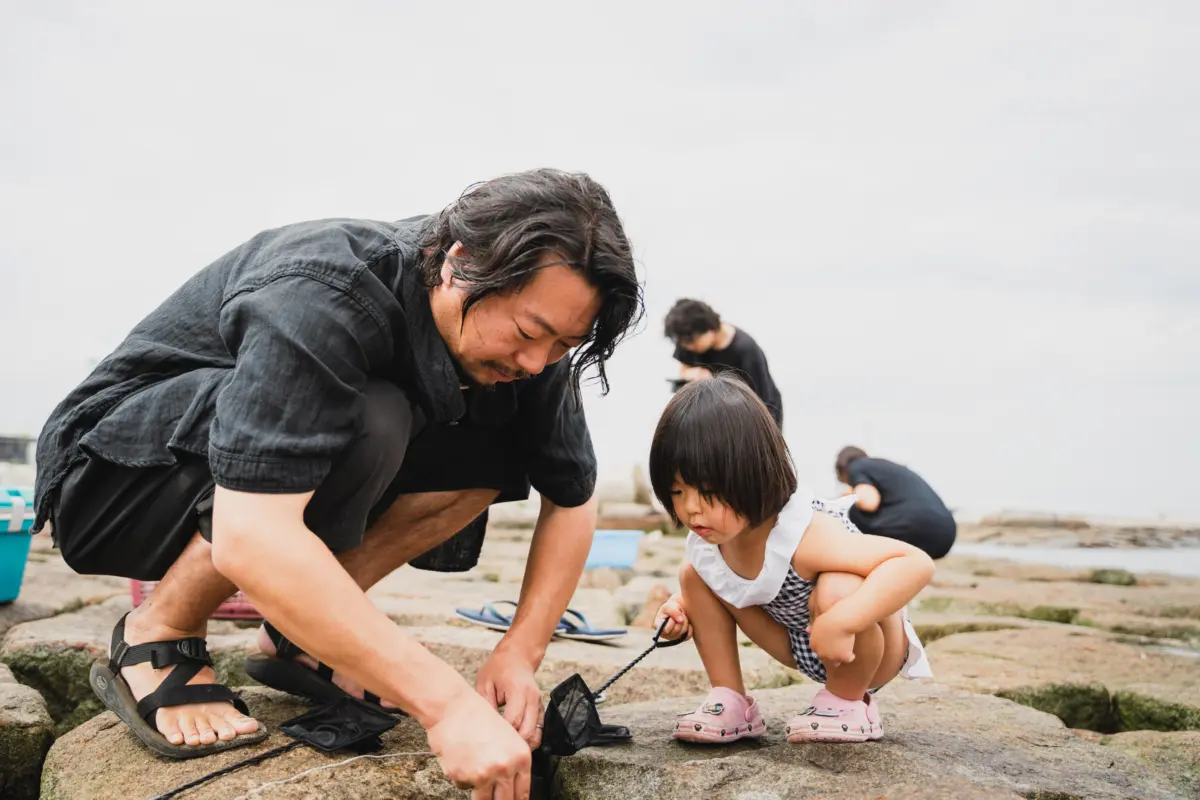 磯ガニ釣り、ちびっ子大興奮！